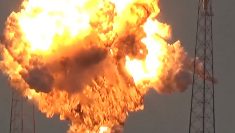 SpaceX “猎鹰9号”火箭在美国佛罗里达州卡纳维拉尔角空军基地（Cape Canaveral Air Force Station）未发射升空前就发生了爆炸事故